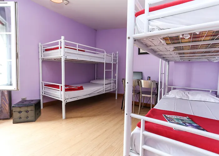 Le Village Montmartre by Hiphophostels Paris